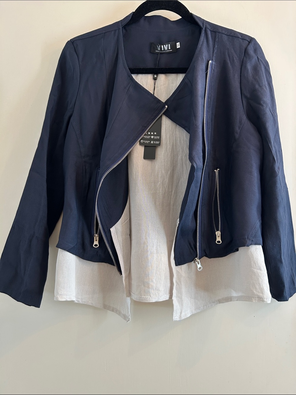 ViVI Light Cropped Jacket with Silver Zippers, Pockets, Blouse Hem